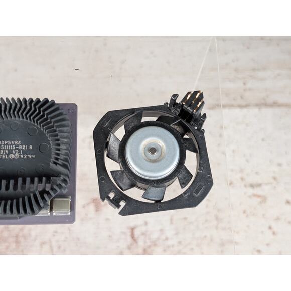 Intel PODP5V83 486 Pentium Overdrive Processor CPU 83MHz Socket 2 3 SU014 V2.1 - Picture 4 of 9